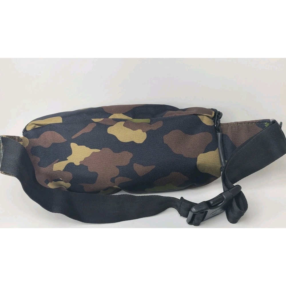 Champion Camo Waist Pack Fanny Pack Crossbody Bag – Logo – EUC - Picture 2 of 3